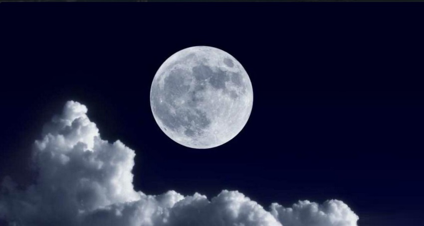 Per lo spettacolo “Davanti alla luna” si dovrà aspettare un altro anno