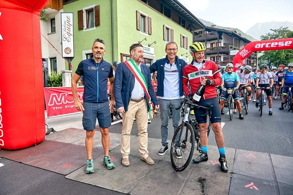 Francesco Moser festeggia il compleanno a Pinzolo alla partenza della Top Dolomites