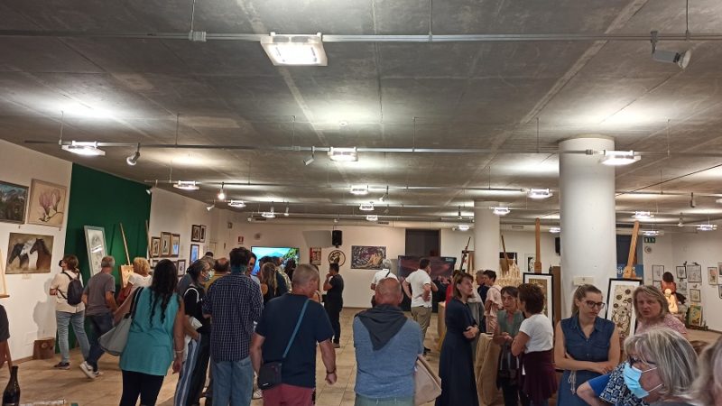E’ stata inaugurata oggi la mostra al Paladolomiti “Artisti in Rendena”