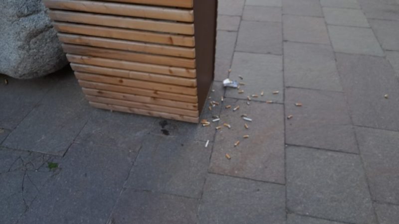 Pinzolo: Basta buttare mozziconi di sigaretta in terra!
