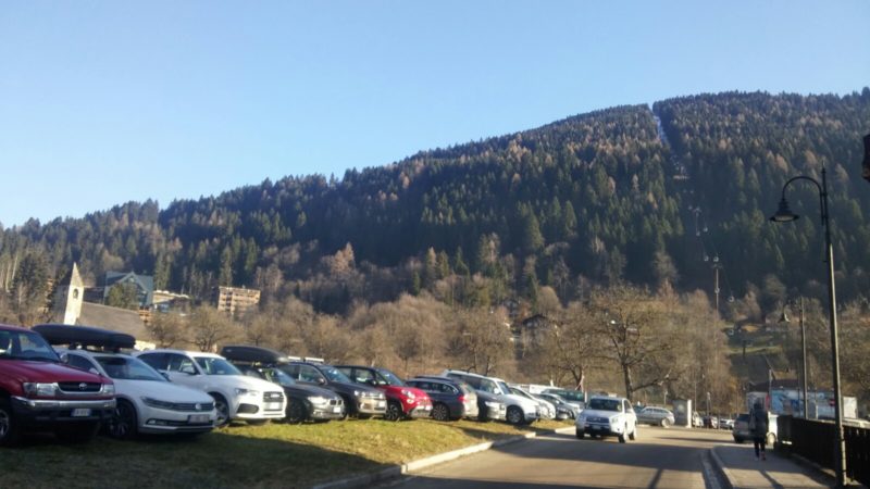 Non c’è ancora il tutto esaurito ma già moltissimi gli sciatori al Doss