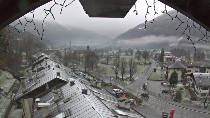 La coda della perturbazione porta la neve anche in paese