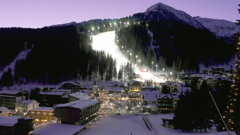 A febbraio, sciate da campioni sotto le stelle