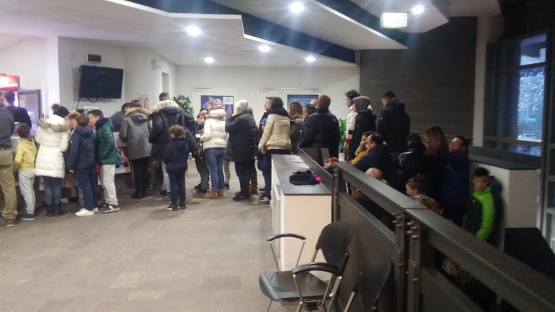 “Tolo Tolo”: più di mille spettatori al Paladolomiti di Pinzolo