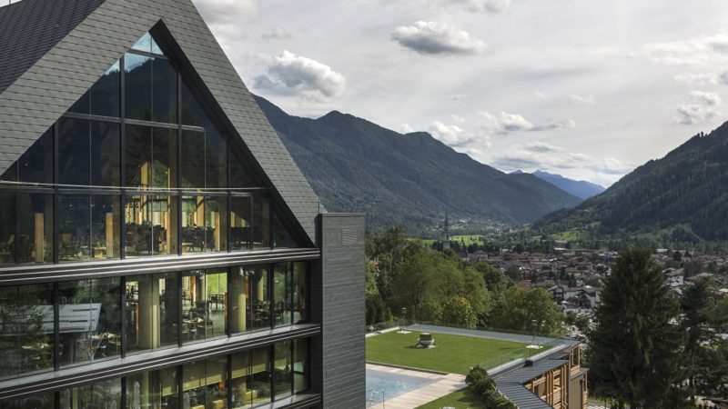 LEFAY RESORT & SPA DOLOMITI RICEVE LA TARGA UFFICIALE CLIMAHOTEL