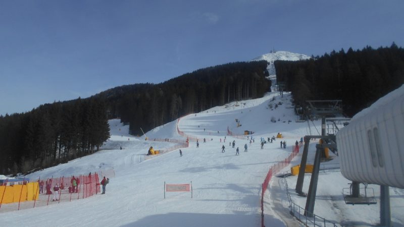 Ennesimo fine settimana di sole. Tantissimi sciatori sulle piste della skiarea Campiglio