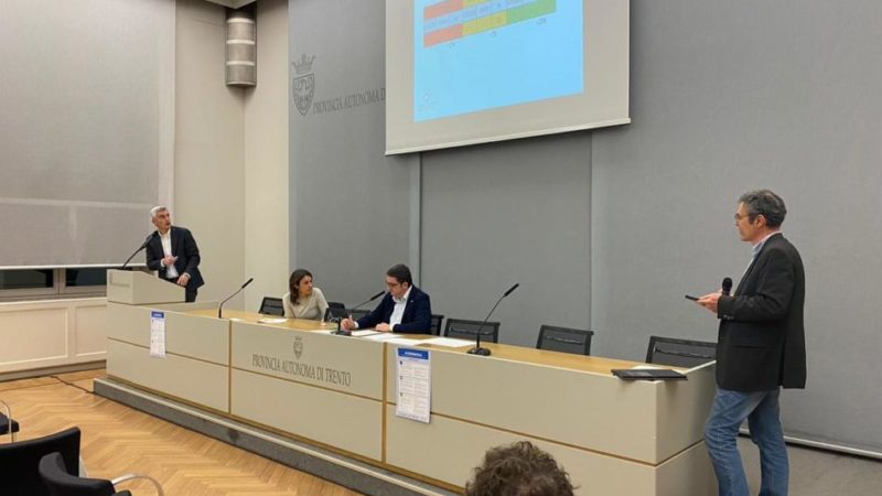 Task force in diretta sul profilo Facebook della Provincia autonoma di Trento. Raggiunta quota 440, da Fugatti l’invito a non abbassare la guardia