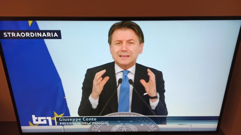Il Presidente del Consiglio Conte annuncia in TV l’estensione a tutto il territorio nazionale delle misure adottate già in Lombardia