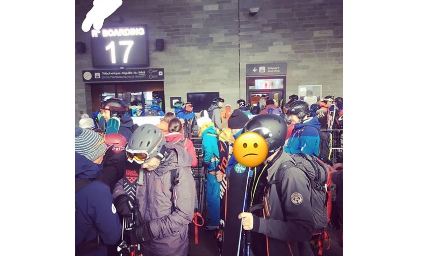Coronavirus, Courmayeur impianti chiusi e gli italiani vanno a sciare in Francia code a Chamonix.