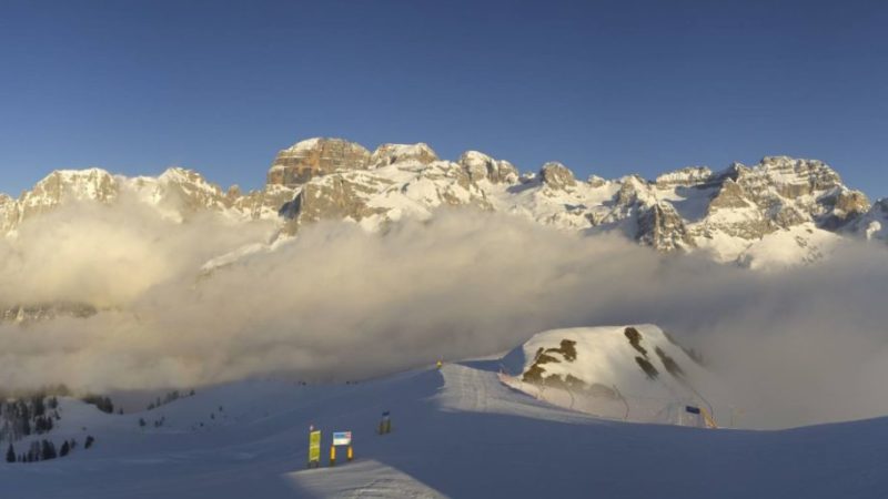 Queste immagini di struggente bellezza catturate dalle webcam della skiarea Campiglio spero possano servire ad allietare…