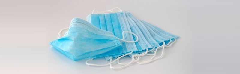 Mascherine e pizze a domicilio: piccoli esempi di riconversione in un’economia che assomiglia sempre più ad un’economia di guerra