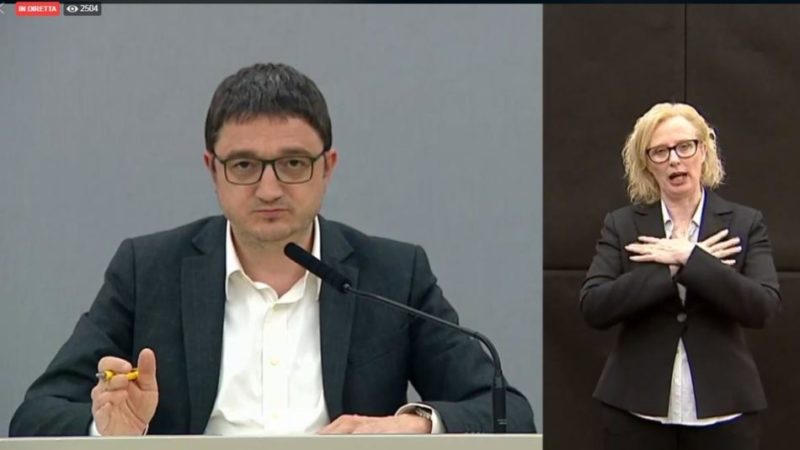 Nuova ordinanza in vigore da domani. In arrivo una legge con disposizioni per ristoranti, bar, parrucchieri, estetisti
