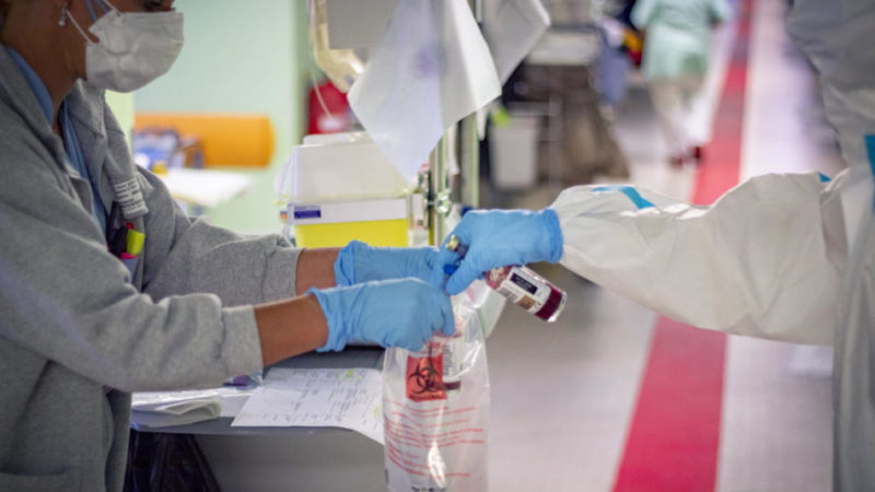 Covid-19, oggi 19 nuovi contagi mentre diminuiscono i ricoveri