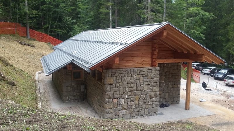 Domani riaprono i servizi igienici al Lago di Tovel