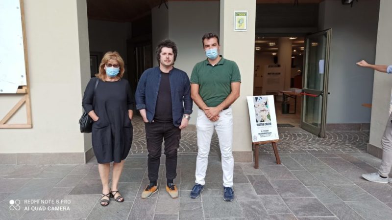 L’assessore Corradini inaugura la mostra personale dell’artista Mattia Cozzio al PalaDolomiti