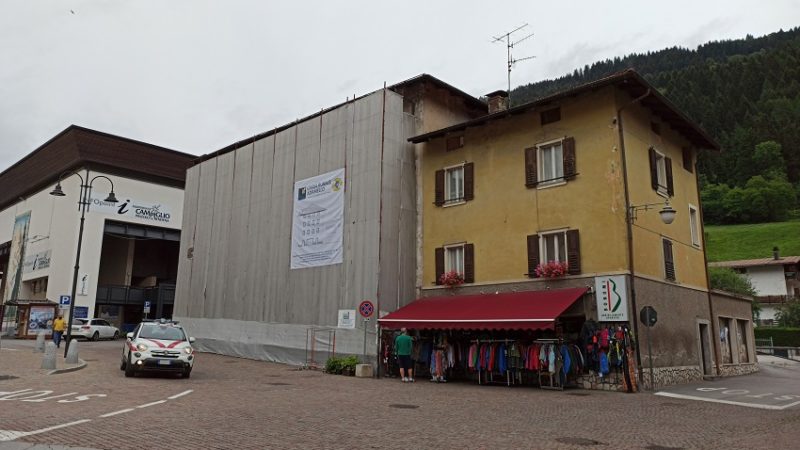 A fine estate inizieranno i lavori di demolizione e ricostruzione di Casa Cacam a Pinzolo