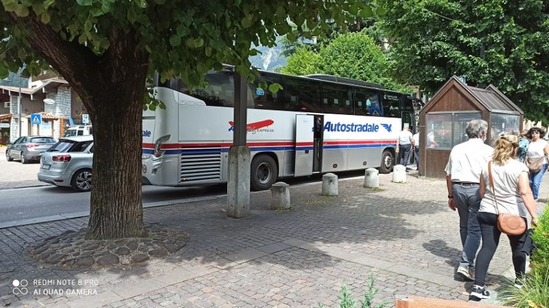 Come risolvere il problema dei bus di linea che bloccano il traffico a Pinzolo?