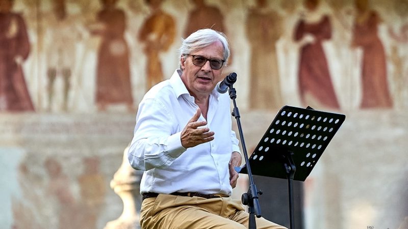 Vittorio Sgarbi a Pinzolo: dalla Danza macabra al lockdown, dai Baschenis alla storia dell’arte italiana