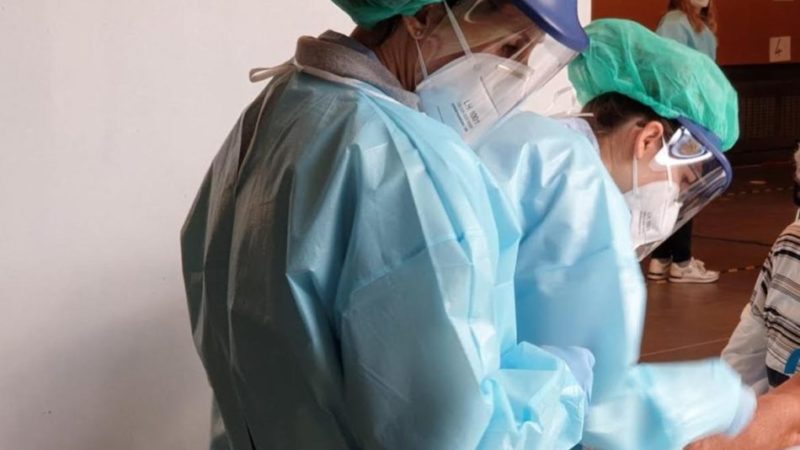 Nuovo focolaio in Trentino: decine di nuovi casi in lavoratori del settore carni