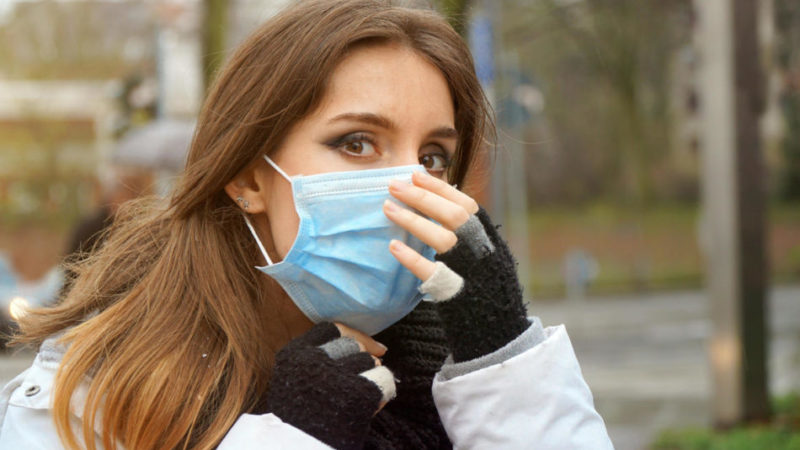 Mascherine sempre, anche all’aperto