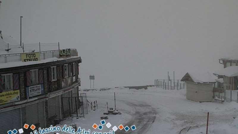 Tappa del Giro d’Italia Pinzolo-Laghi di Cancano: se “salta” lo Stelvio è pronto il Mortirolo