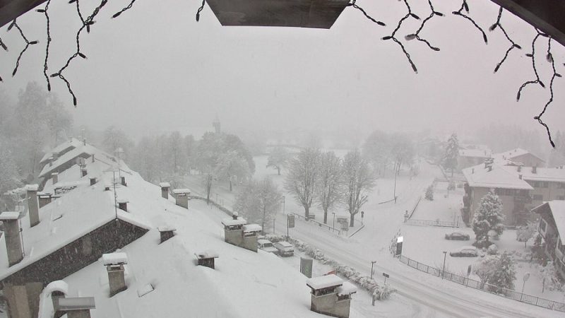 E’ in corso una copiosa nevicata in tutta la skiarea Campiglio