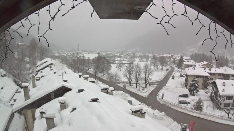 Anche la Befana è imbiancata a Pinzolo
