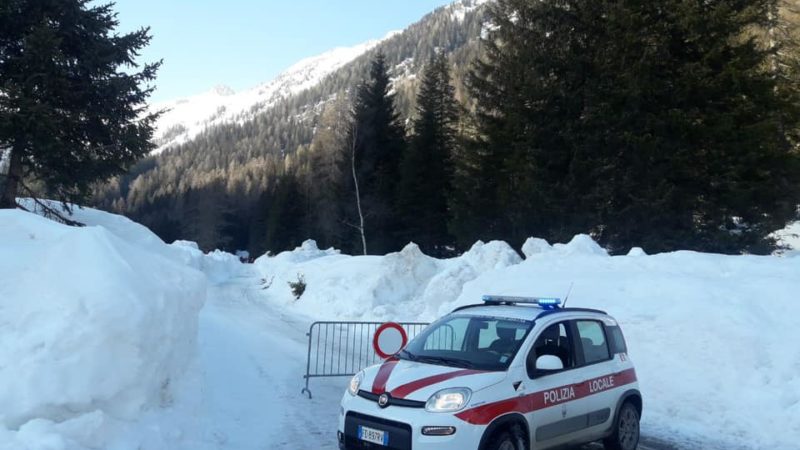 Distacco di una valanga in zona Nambino: interdetto il transito sulla strada che porta alla teleferica