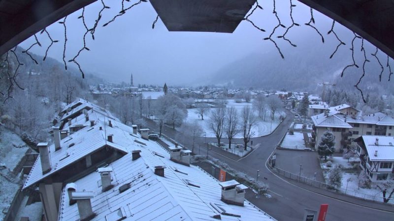 Pinzolo stamattina si è svegliata imbiancata