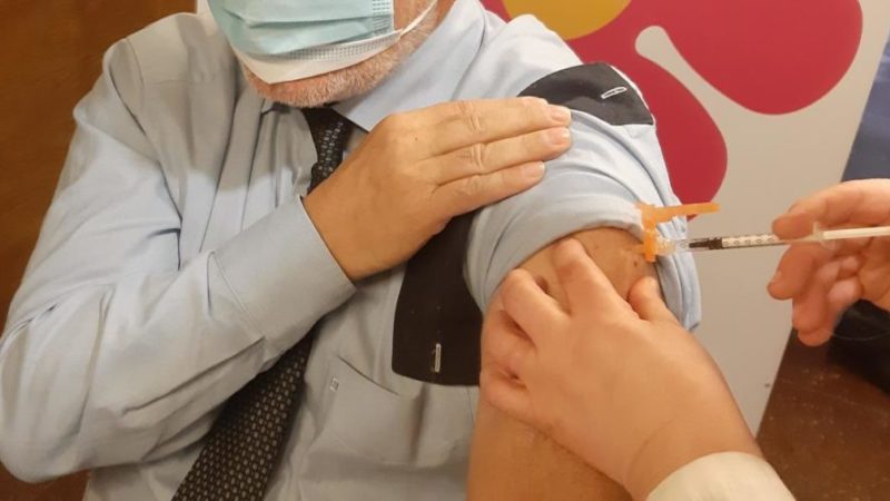 Ricalendarizzate da 3 a 6 settimane le seconde dosi per anziani e soggetti fragili