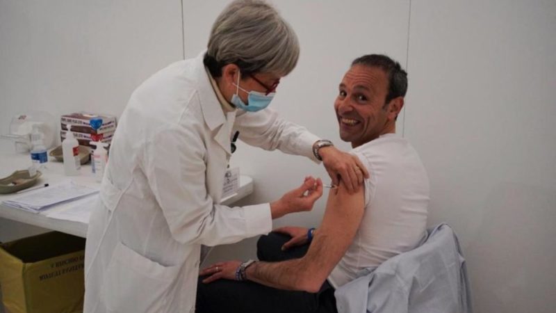 Campagna vaccinale: il testimonial di oggi è Roberto Failoni