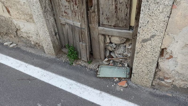 Possibile pericolo lungo via Fucine…