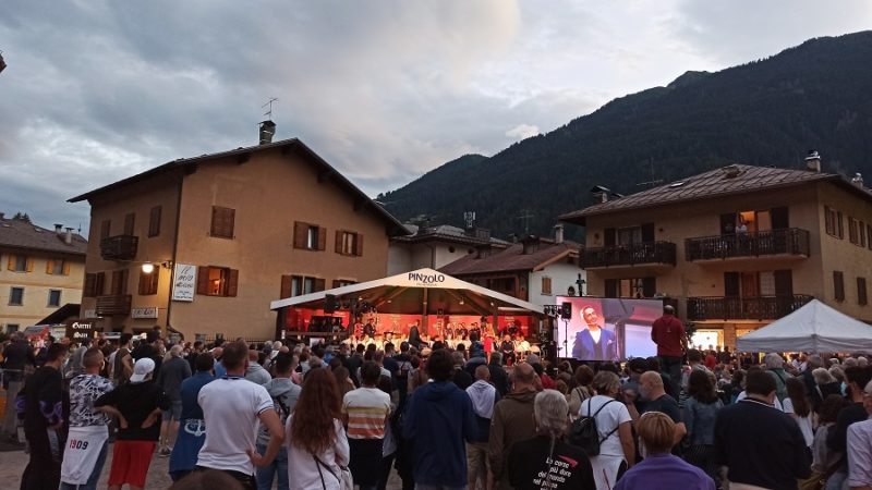 Terza giornata di ritiro a Pinzolo. In serata presentazione della squadra in piazza Carera