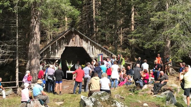 Domenica 5 settembre – Ricordo di Adamello Collini al rifugio Bedole in Val Genova