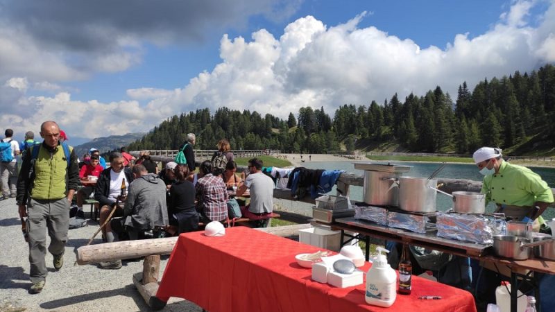Una bellissima passeggiata in quota trasformata in un percorso enogastronomico