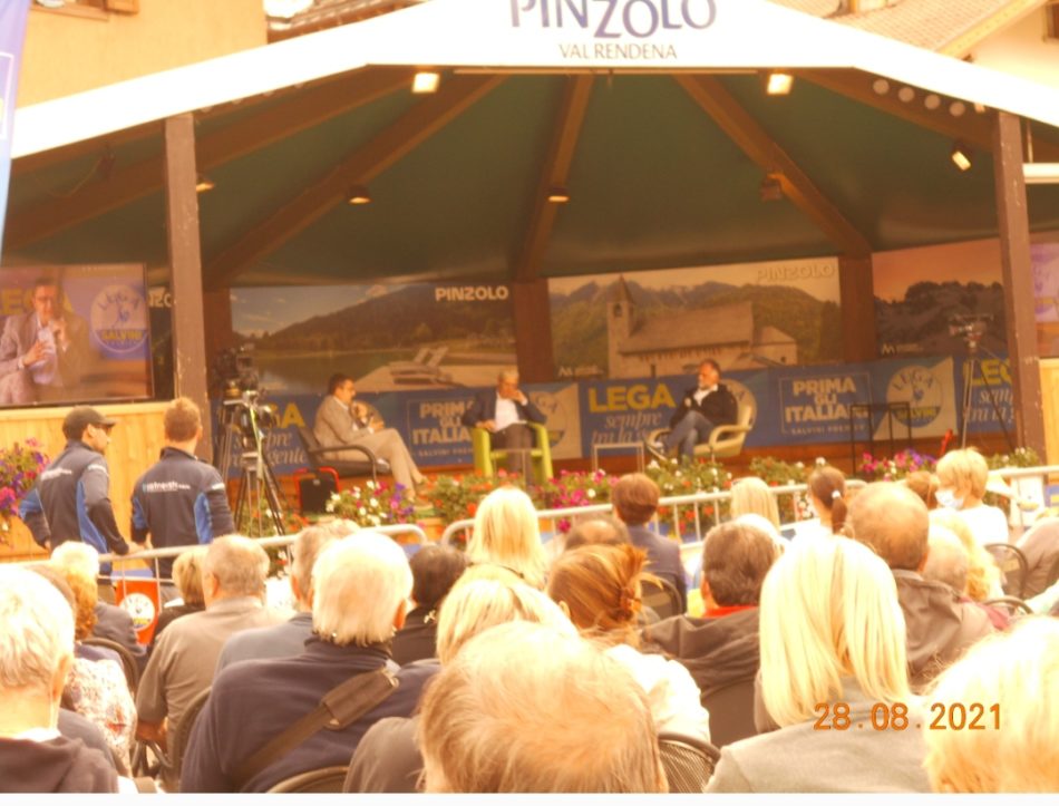 Palco in piazza Carera