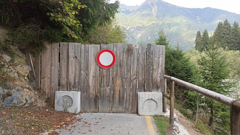 Con quale criterio i competenti uffici tecnici provinciali decretano la chiusura di una strada o di una ciclabile?