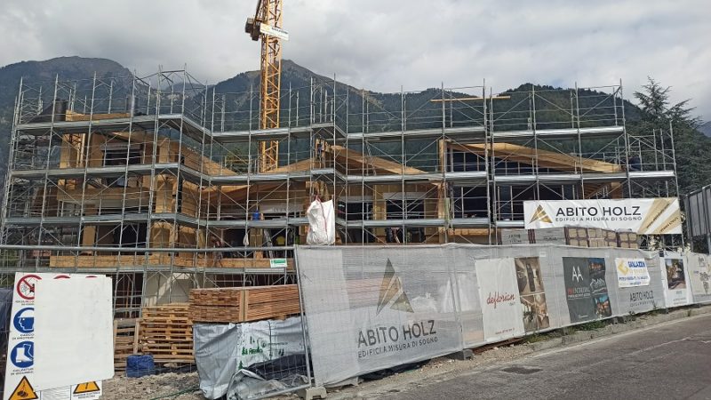 A Pinzolo ritornano le gru grazie al superbonus e alla ripresa del mercato immobiliare