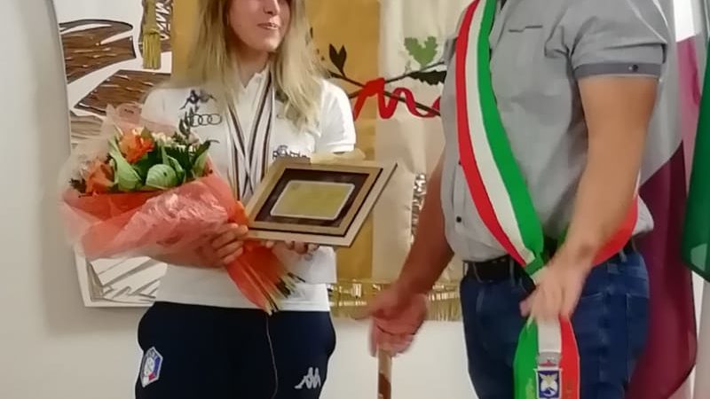 Oro e bronzo nello sci d’erba: Ambra Gasperi premiata anche in Comune