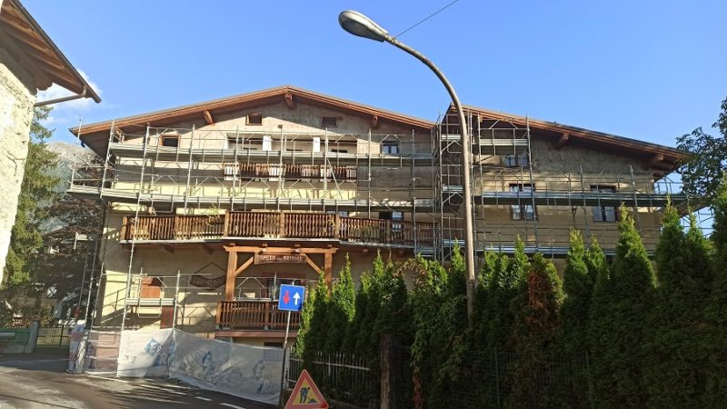 Lavori di ristrutturazione alla pensione Garden di Pinzolo