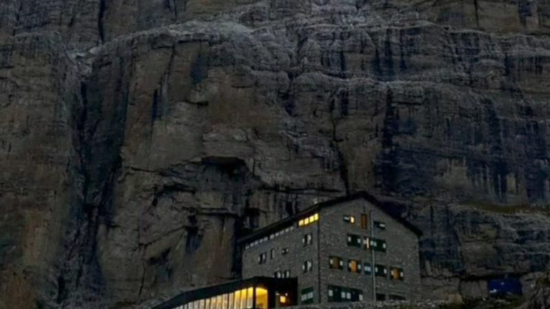 Quasi ultimati i lavori al nuovo rifugio Brentei. Riaprirà l’estate prossima