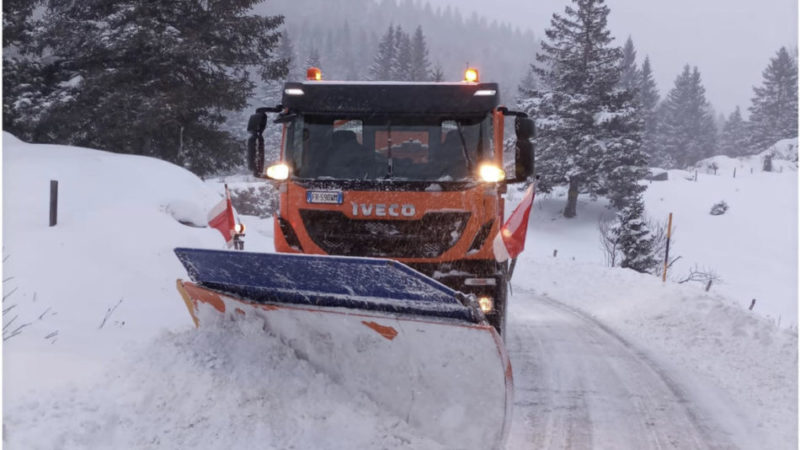 Emergenza neve: mobilitati 350 mezzi tra spazzaneve e spargisale. Sala operativa attiva dalle 12 alle 24