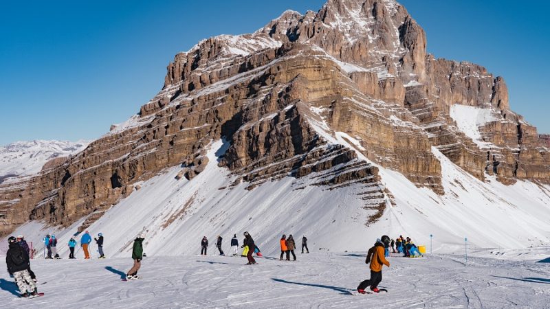 LA STAGIONE DELLO SCI ENTRA NEL VIVO NELLA SKIAREA CAMPIGLIO DOLOMITI DI BRENTA