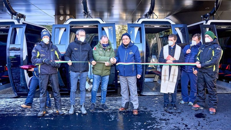 Inaugurata la nuova cabinovia Fortini-Pradalago. Al taglio del nastro presente il ministro del turismo Massimo Garavaglia, alla sua prima sciata dopo due anni