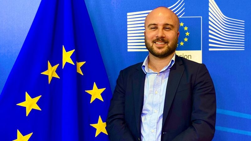 Abbiamo posto alcune domande ad Oscar Polli di Carisolo che da alcuni anni vive a Bruxelles