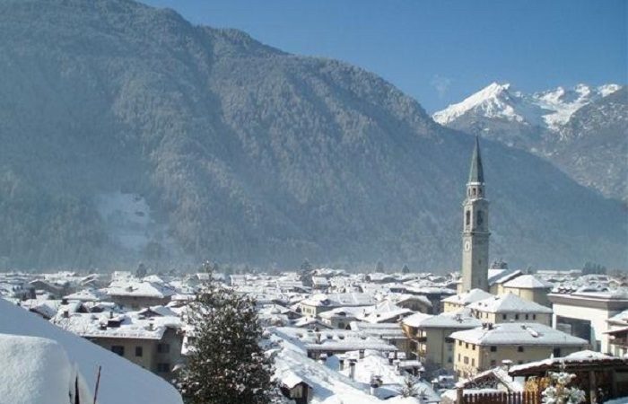 Sti agn indré, a Pinzòl, na giurnada cumi naftra