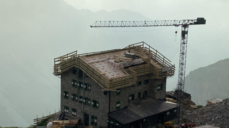 “Falegnami ad alta quota”: in onda dal 9 marzo. Stasera il rifugio Brentei