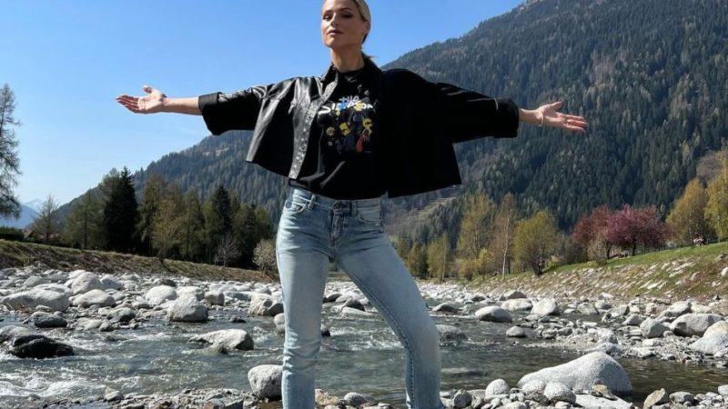 Michelle Hunziker si riposa al Lefay Resort Dolomiti di Pinzolo