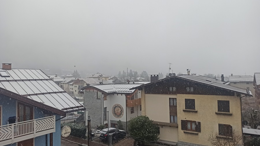2 aprile: la neve è tornata ad imbiancare Pinzolo