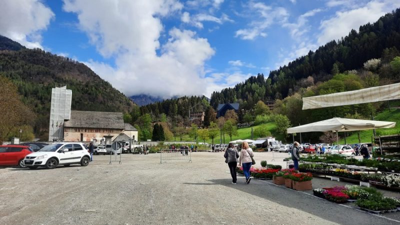 Le previsioni meteo rovinano la fiera del 1° maggio a Pinzolo